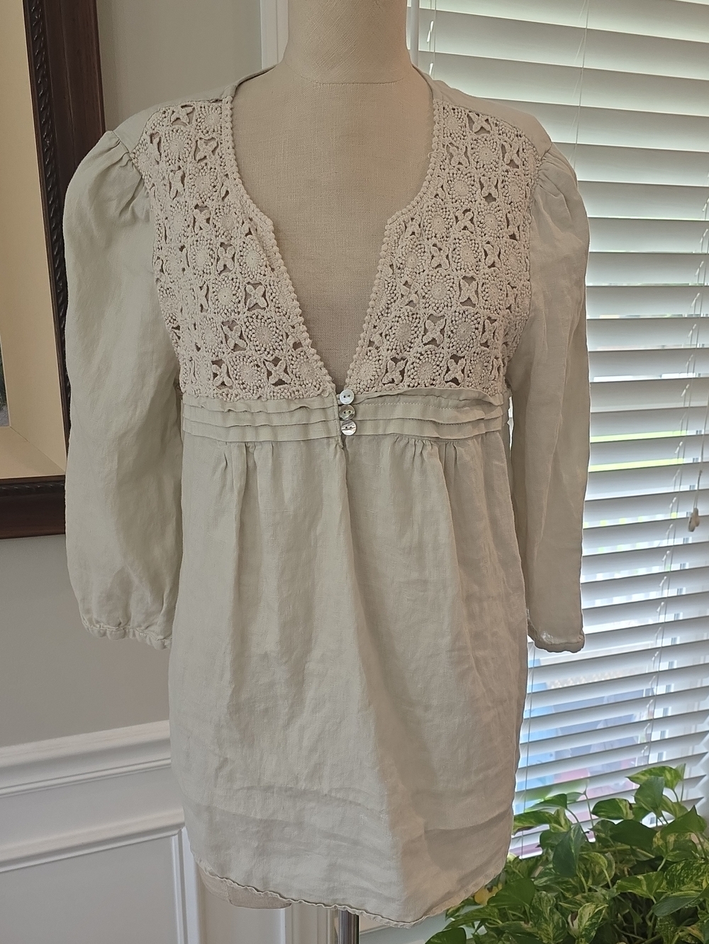 Crochet Yoke Linen-Blend Tunic in Cream